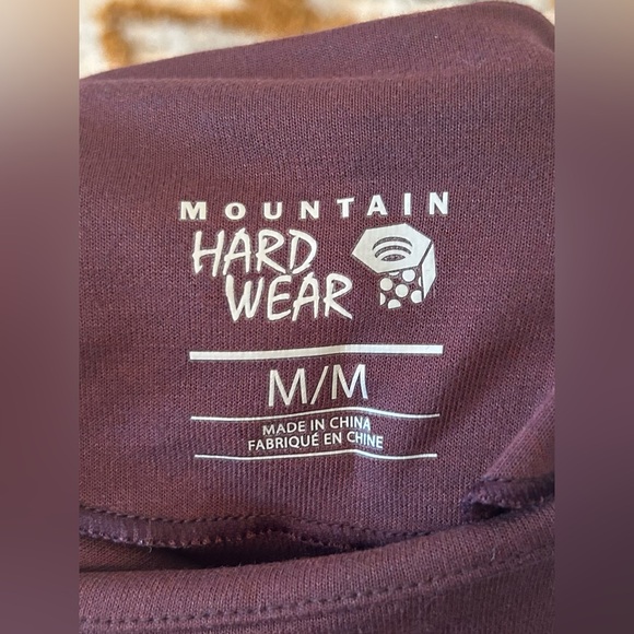 Women's Mountain Hardwear Funnel-neck Purple Long Sleeve Active Top - Picture 2 of 4